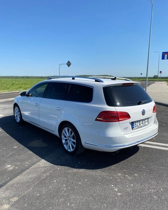 Volkswagen Passat cena 39500 przebieg: 255000, rok produkcji 2013 z Zambrów małe 137